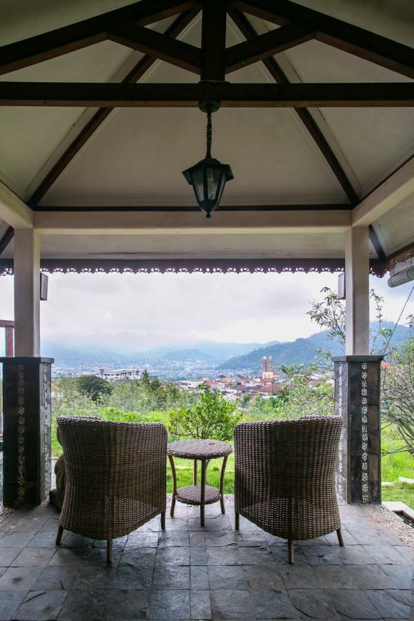 Shanty'S House Batu  Exterior photo